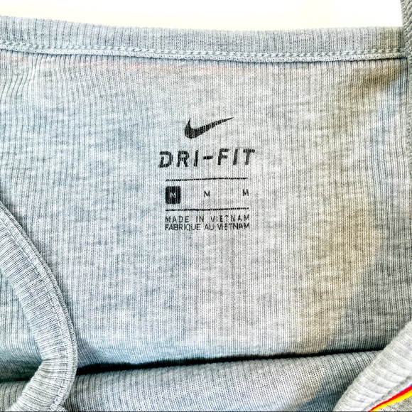 🆕 Nike Yoga Cropped Tank | Size M - Picture 6 of 7